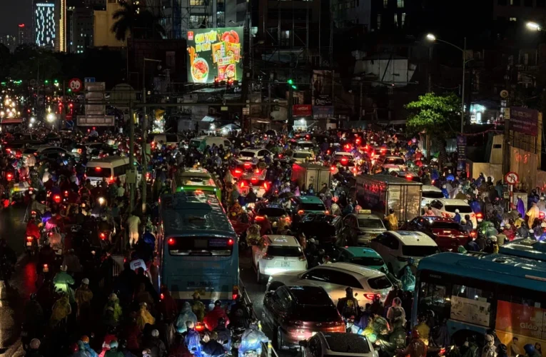 Giám đốc Sở GD&ĐT Hà Nội quyết định cho nghỉ học toàn thành phố vào ngày mai