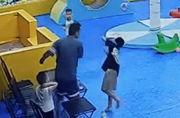 Xác minh trình báo bé trai bị người lớn đánh trong khu vui chơi ở Hà Nội