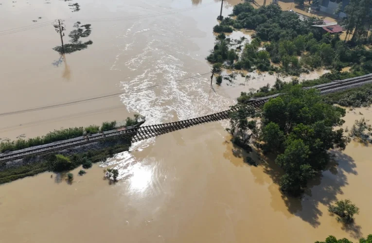 Các vùng ngập lụt ở Hà Nội và miền Bắc kéo dài đến ngày nào?